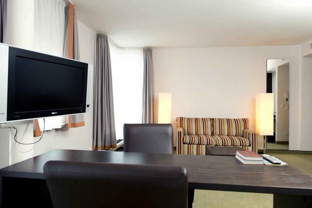 City Hotel Dresden Радебойль Экстерьер фото